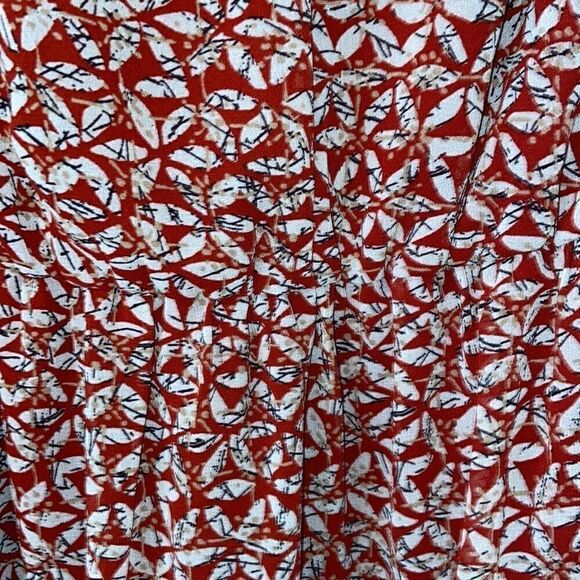 Red Floral Off the Shoulders Dress Size: M - Picture 6 of 8
